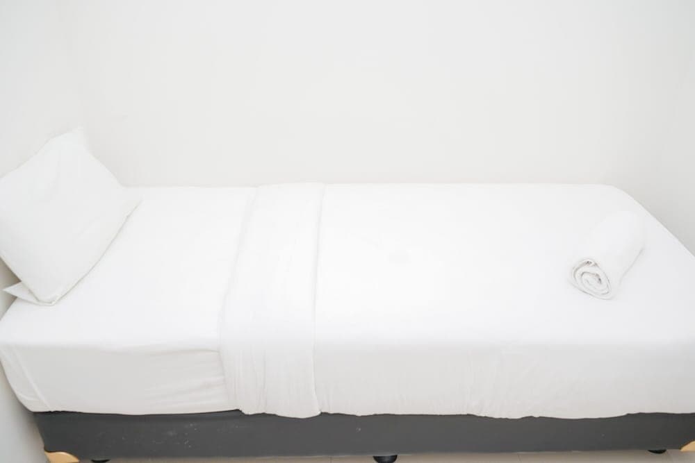 Comfy 2BR Apartment at Parkland Avenue