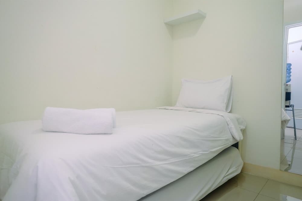 Relaxing 2BR at Green Pramuka Apartment