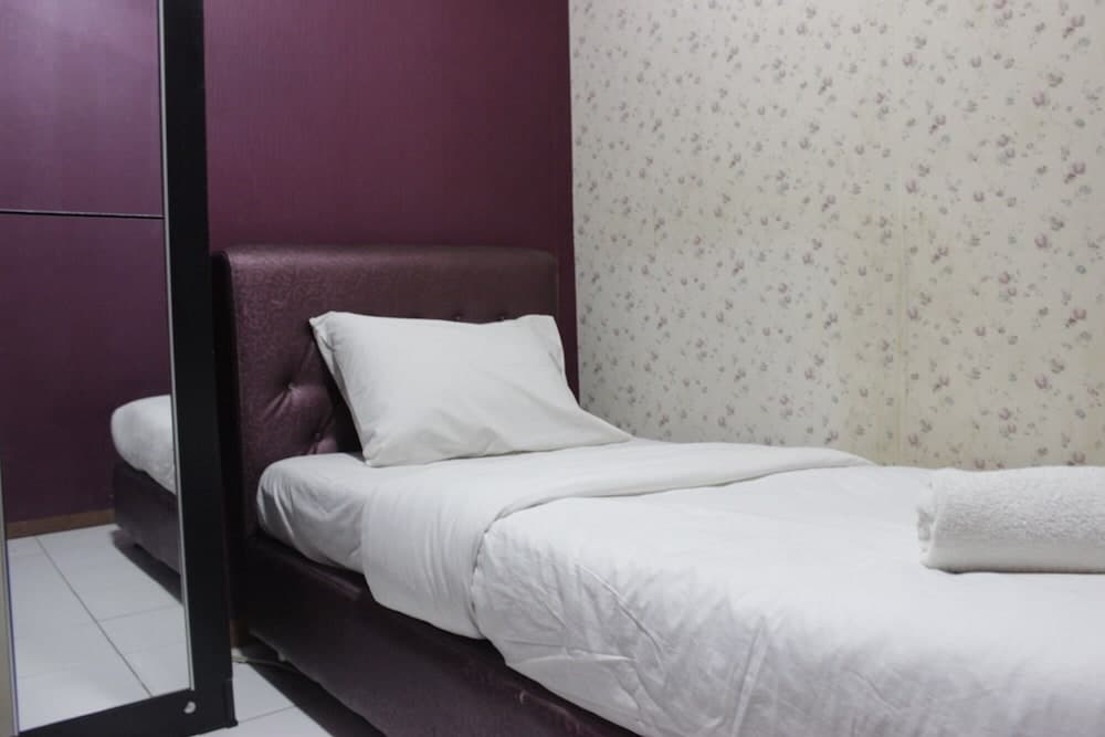 Strategic & Relaxing 2BR at Gateway Apartment Ahmad Yani Cicadas