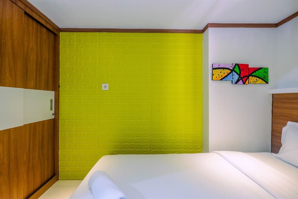 Cozy Studio with Bunk Bed at Dave Apartment near UI