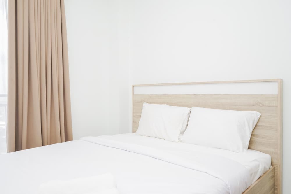 Comfort and Elegant Studio Apartment at Springwood Residence