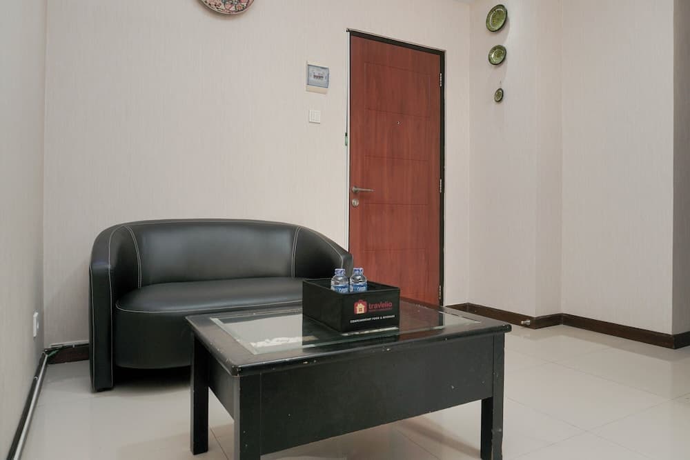 Comfortable 2BR Apartment at Kebagusan City