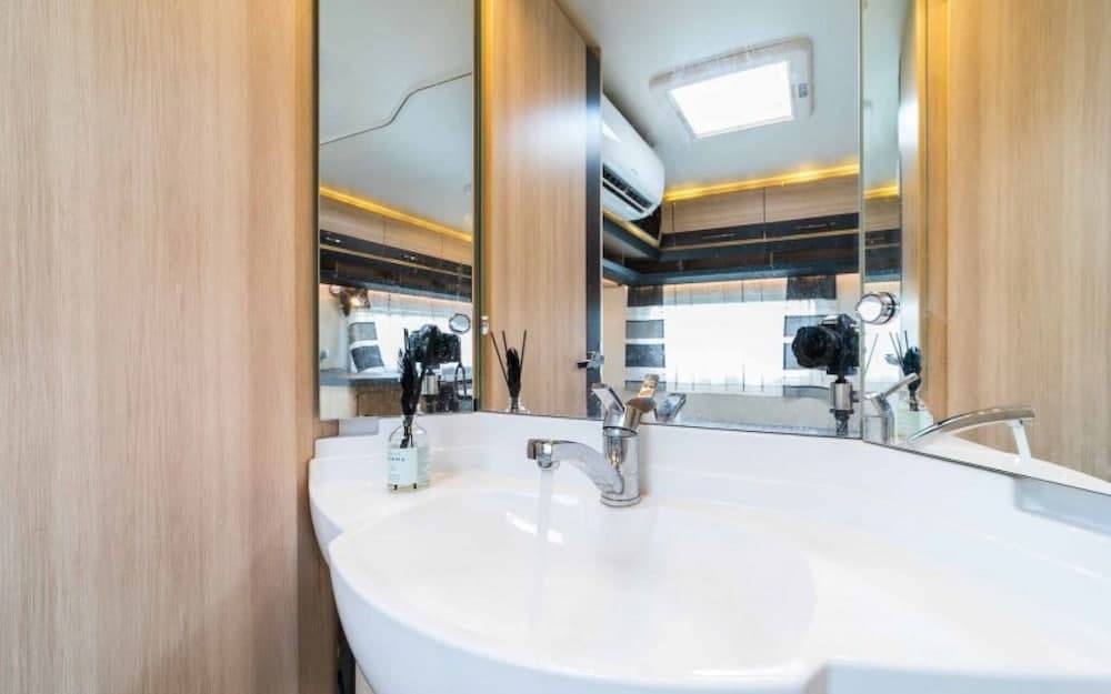 Pohang Uhil Camping Park Pension