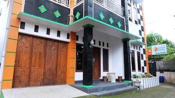 Homestay Jakal Dekat UGM dan Wisata by Simply Homy