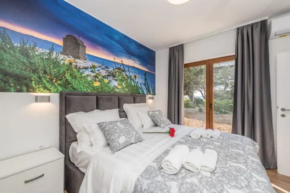 Holiday House with Hot Tub