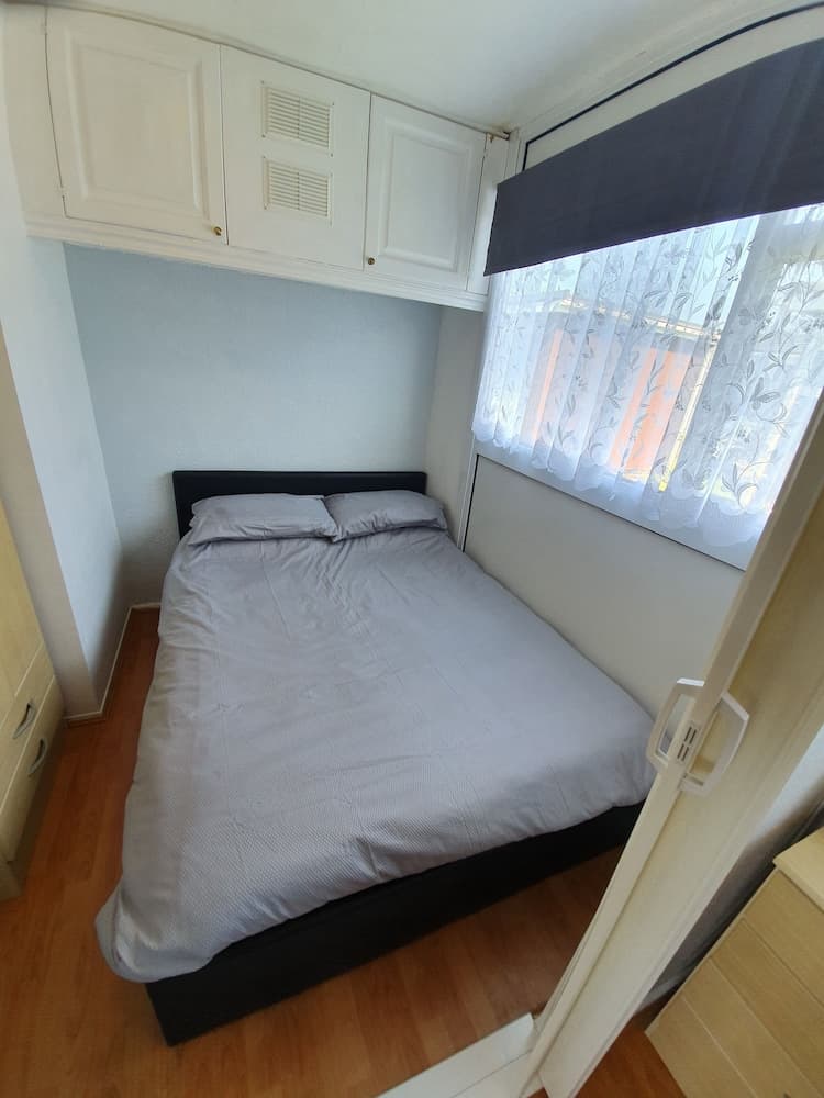 Lovely Relaxing two Bedroom Holiday Chalet