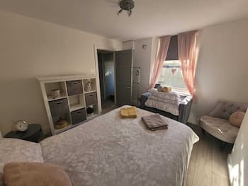 One Double Bed- Two Sofa Beds, Private Garden