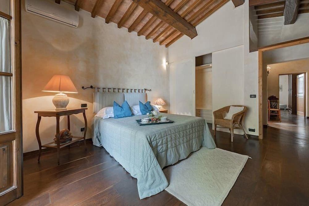 Villa Santella an Amazing Retreat Between Florence and Siena