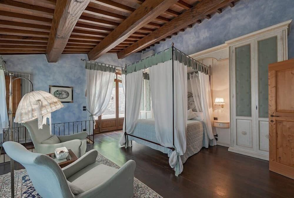 Villa Santella an Amazing Retreat Between Florence and Siena