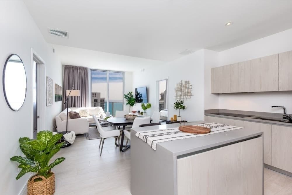 Hyde Beach House Luxury Condo-resort 2 Bedroom Condo by RedAwning