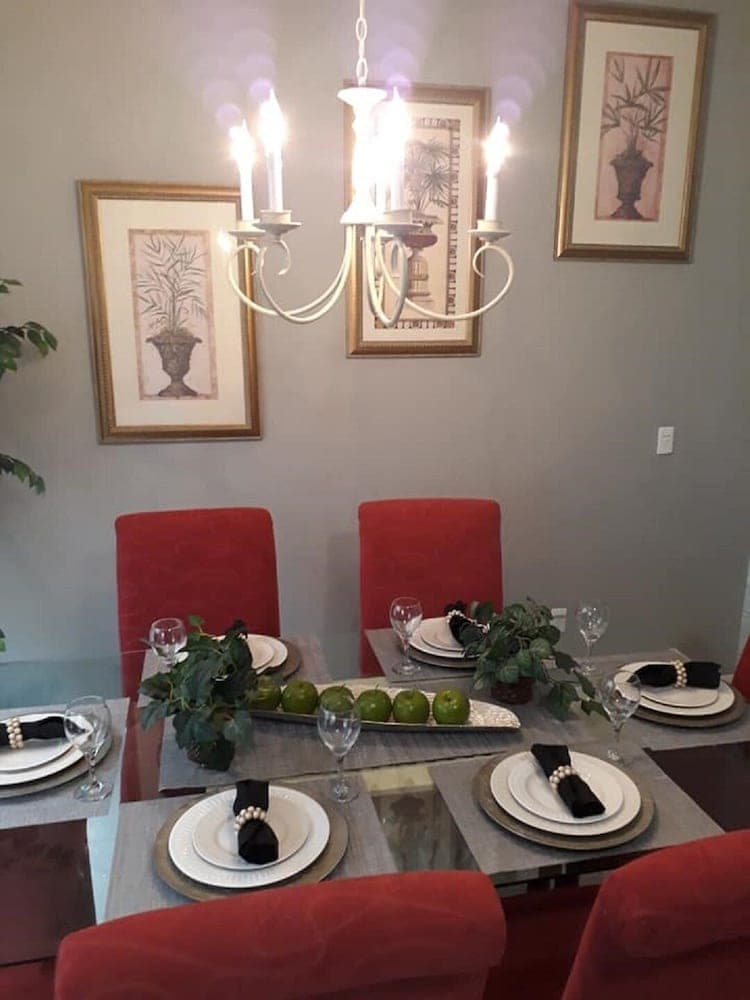 Hl116n Hampton Lakes 4 Bed