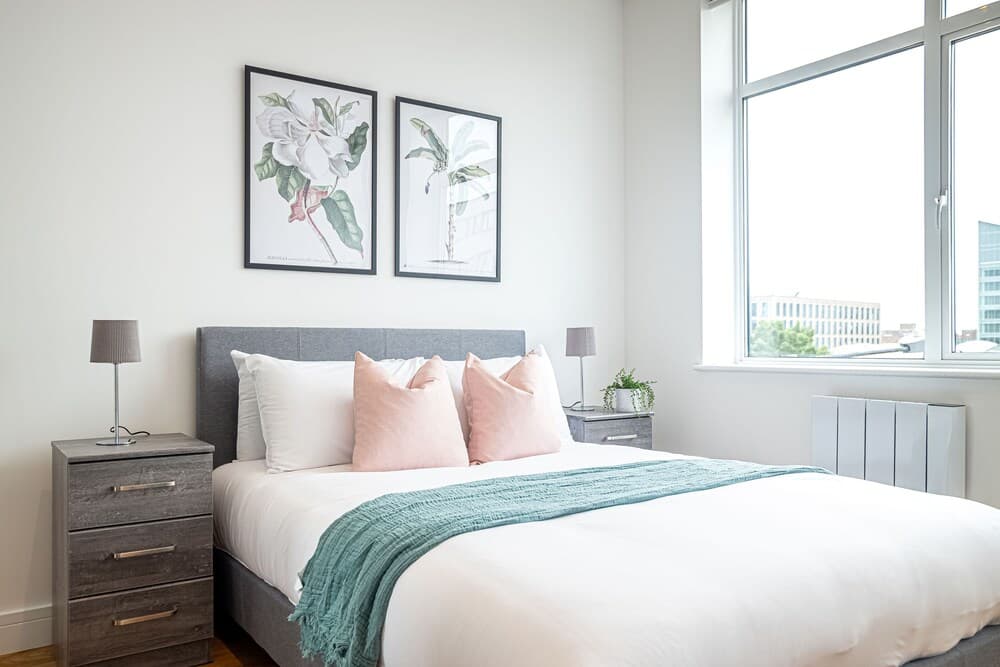 Grand & Elegant Apt Slough by Opulent