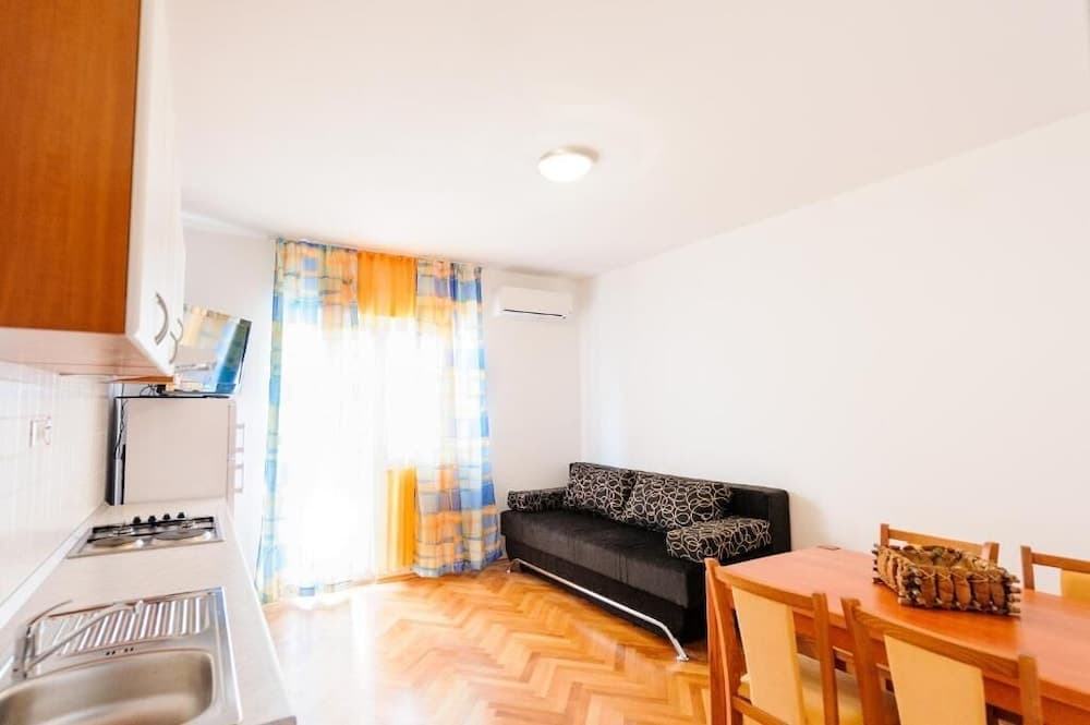 A3 Apt w Balcony & sea View,2 min Walking to Beach
