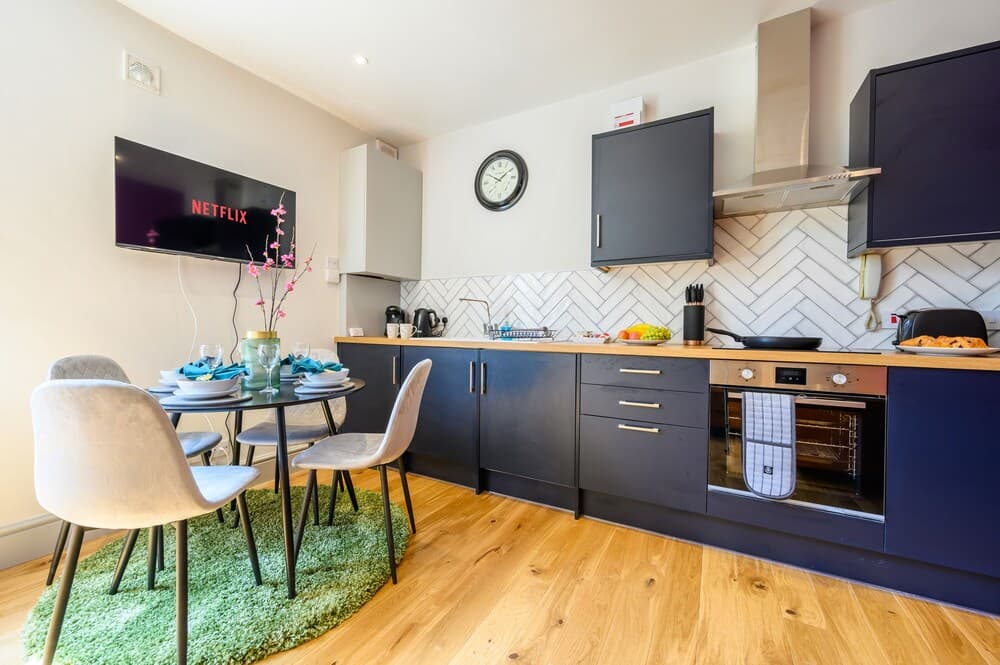 Richmond Road by Tŷ SA