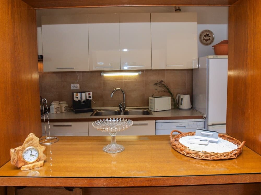 Beachfront Apartment With big Terrace and Garden