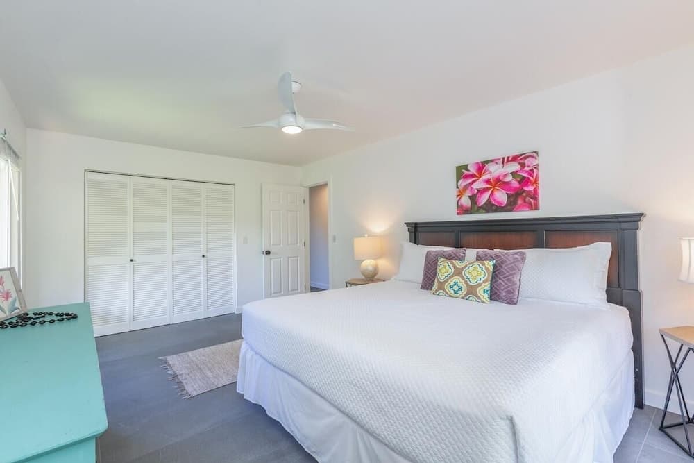 Hale Mauna Nui 4 Bedroom Home by RedAwning