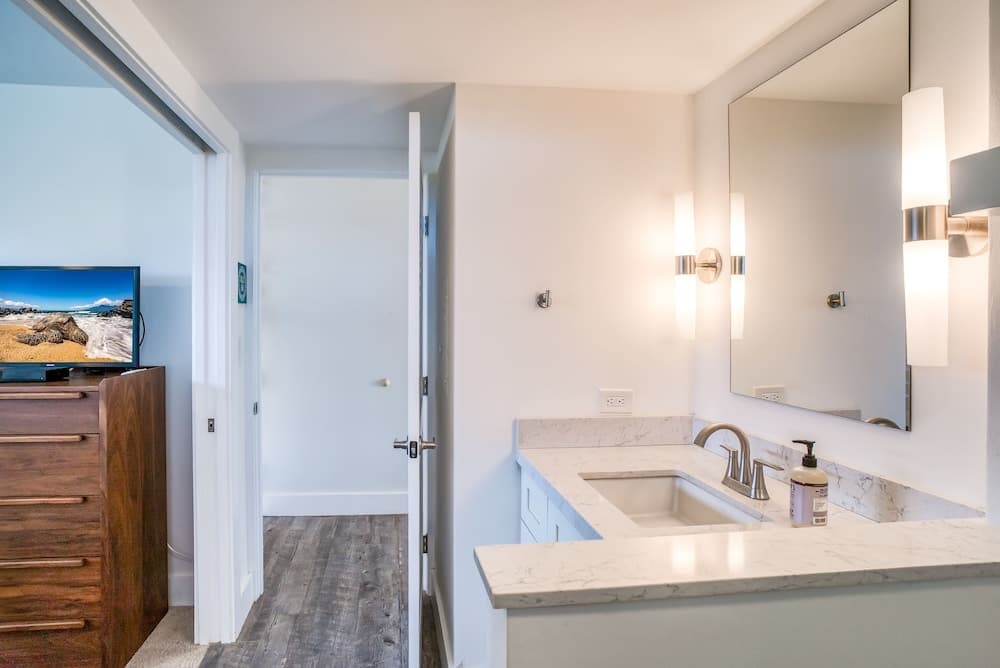 Sugar Beach 502 1 Bedroom Condo by RedAwning