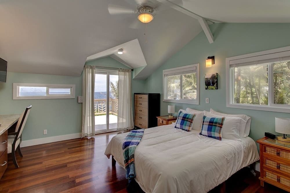 Paradise Ocean View 2 Bedroom Home by RedAwning