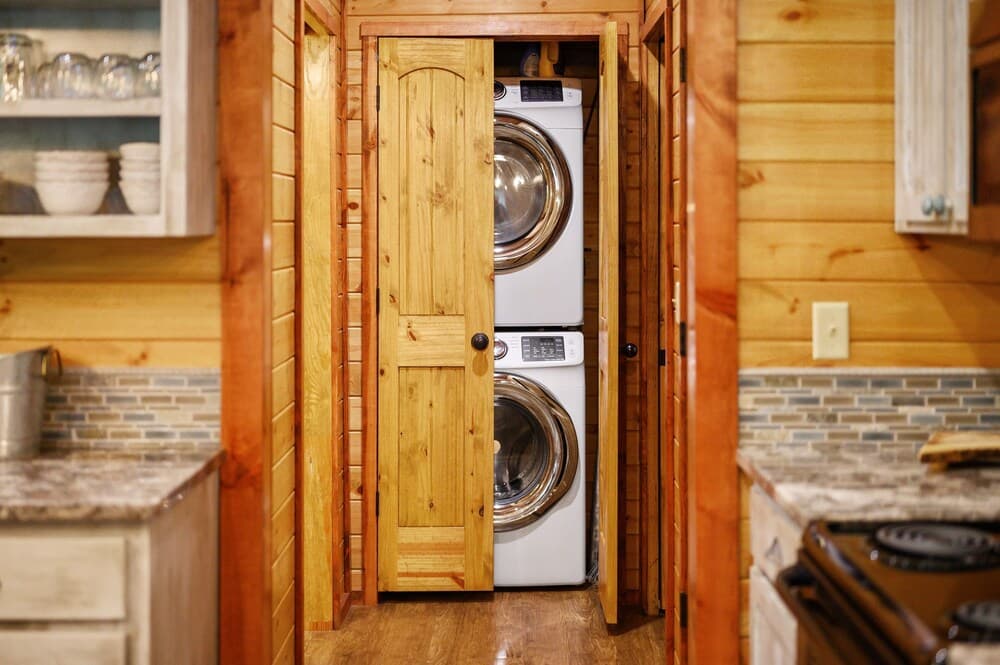 Squatch Watch Lodge 1 Bedroom Cabin