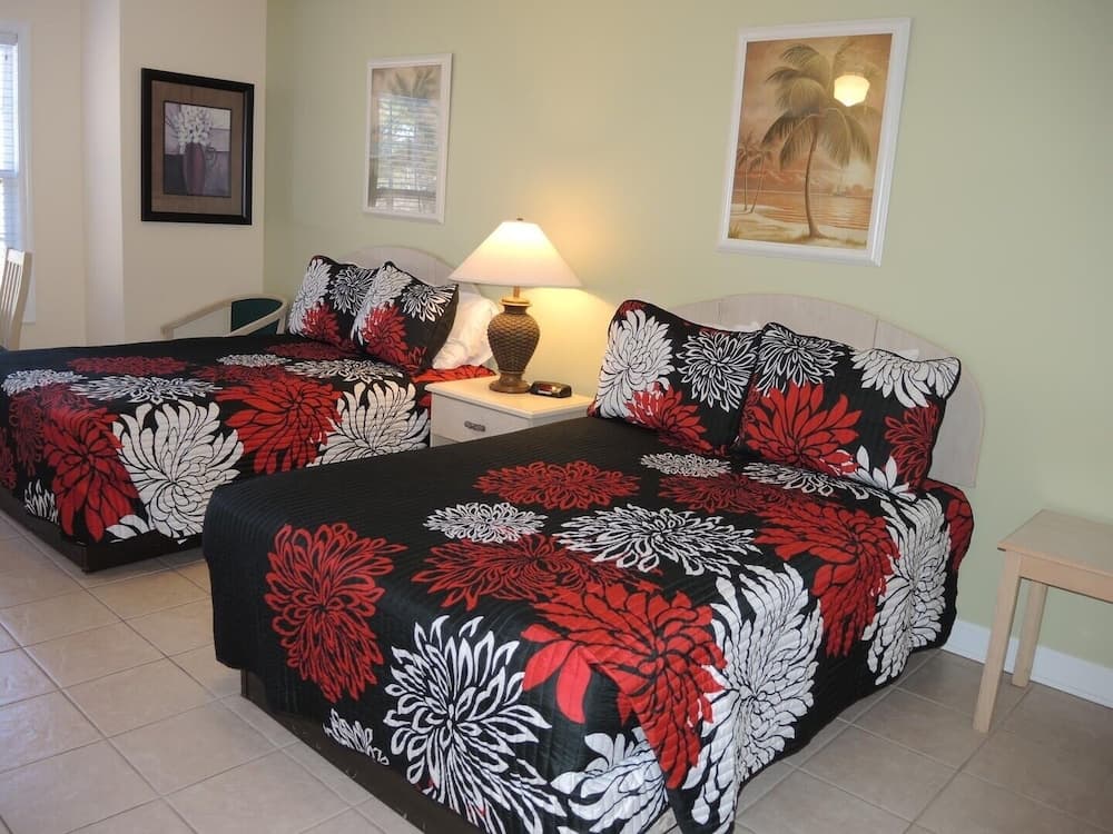 2109 2 Bedroom Villa by RedAwning