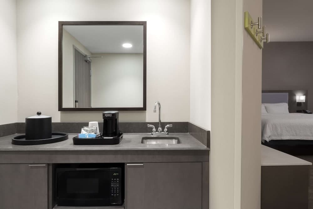 Hampton Inn & Suites St. Charles Old Town Area