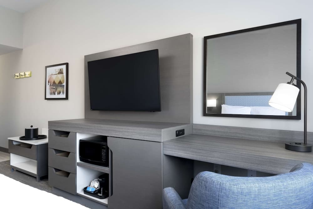 Hampton Inn & Suites St. Charles Old Town Area