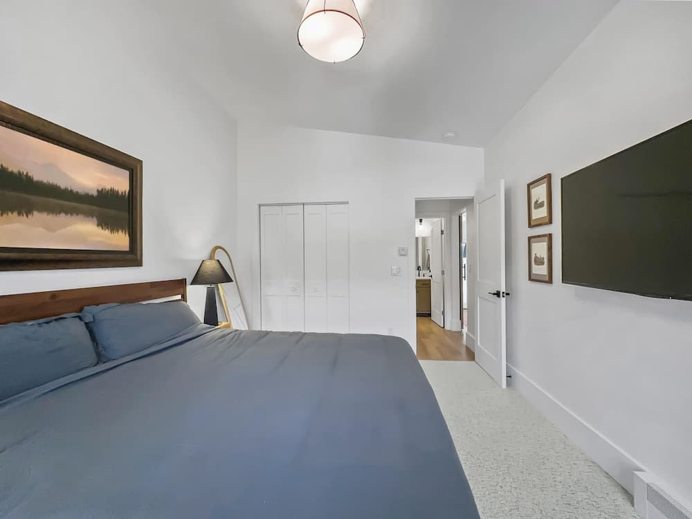 A304 Lake Cliffe 2 Bedroom Condo by RedAwning