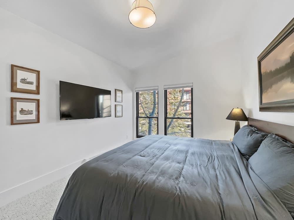 A304 Lake Cliffe 2 Bedroom Condo by RedAwning