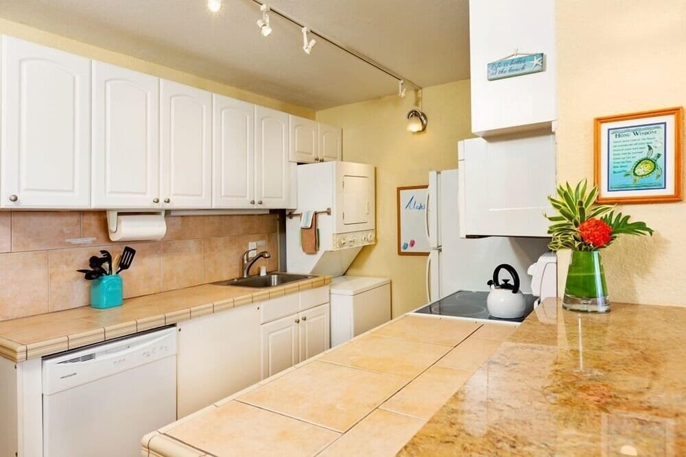 Island Sands 110 1 Bedroom Condo by Redawning