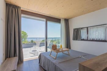 Insula Felix - Deluxe Double Room With Balcony and Sea View