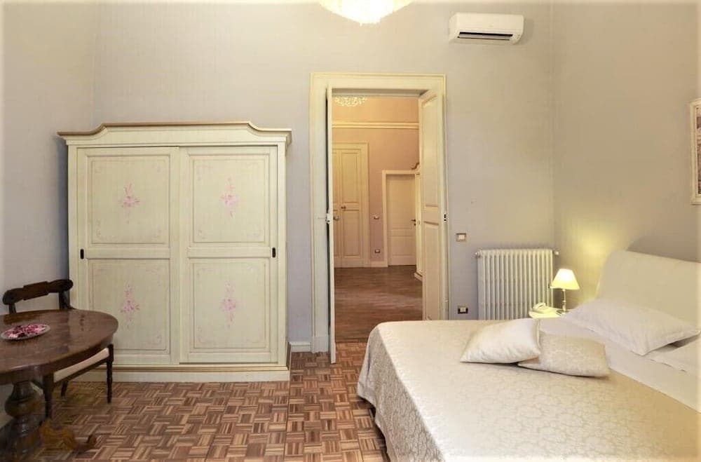 personè palace restyling