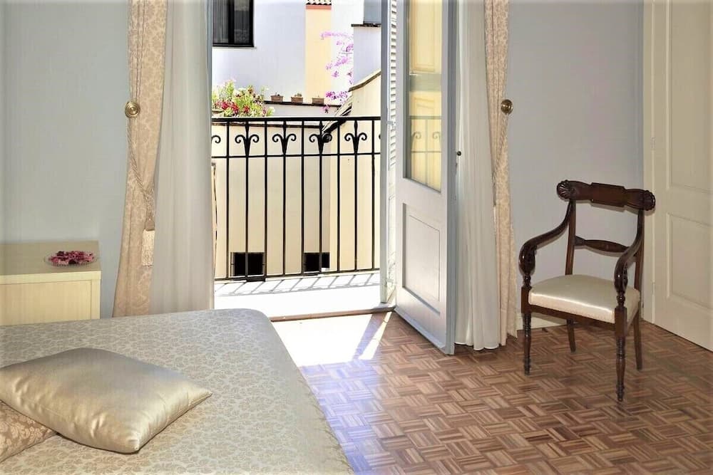 personè palace restyling