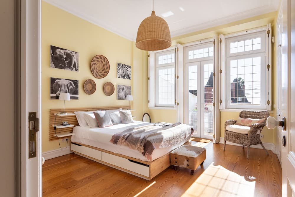 ALTIDO Beach Chic 3BR w/BBQ & 2 Terraces in Estoril