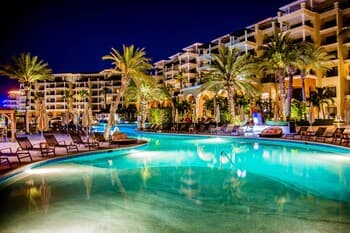 Spacious One Bedroom Suites With Kitchen, Bay Views & Access to Outdoor Pools