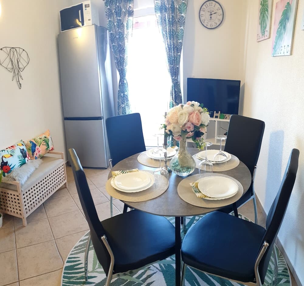 A1- apt With Terrace, Just 3 min Walk to the Beach