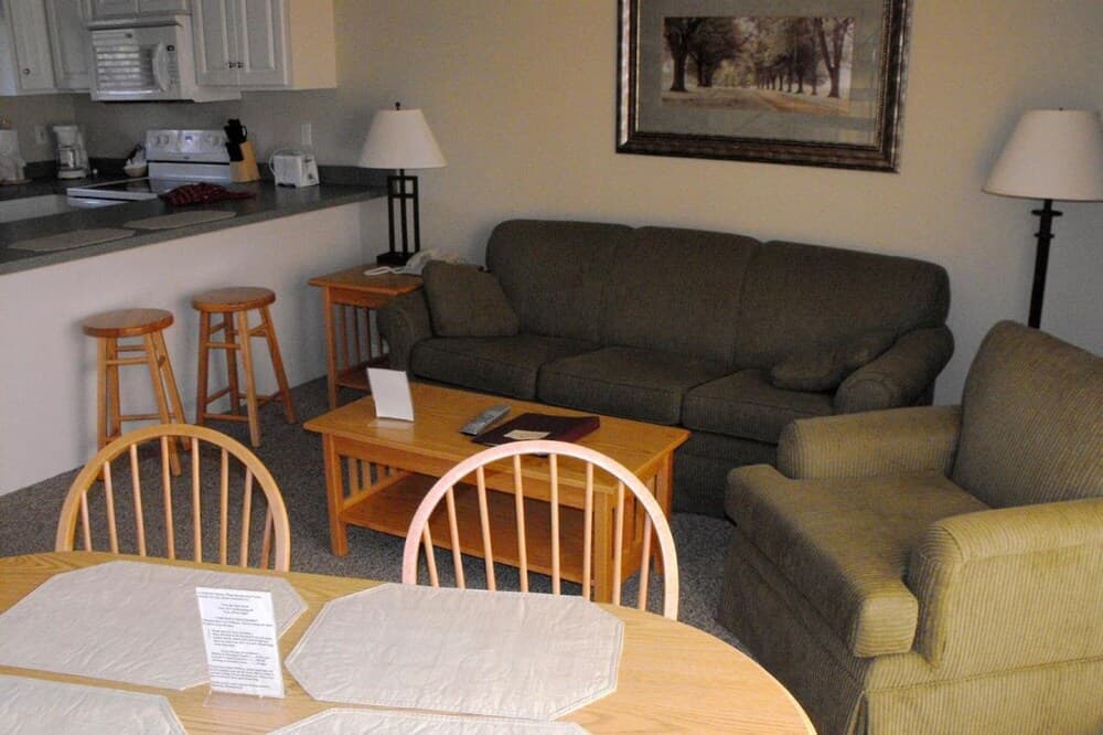 Tanglewood Resort by VRHost