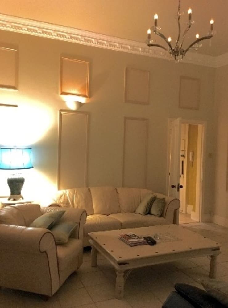Private Luxury Apartment Near Belfast With Garage
