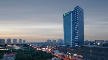 Holiday Inn Qinhuangdao Haigang, an IHG Hotel