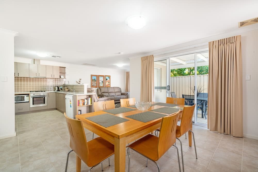 The Beach Hive - U51 Cape View Resort