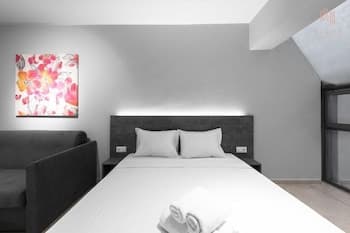 Modeco Nilie Hospitality MGMT