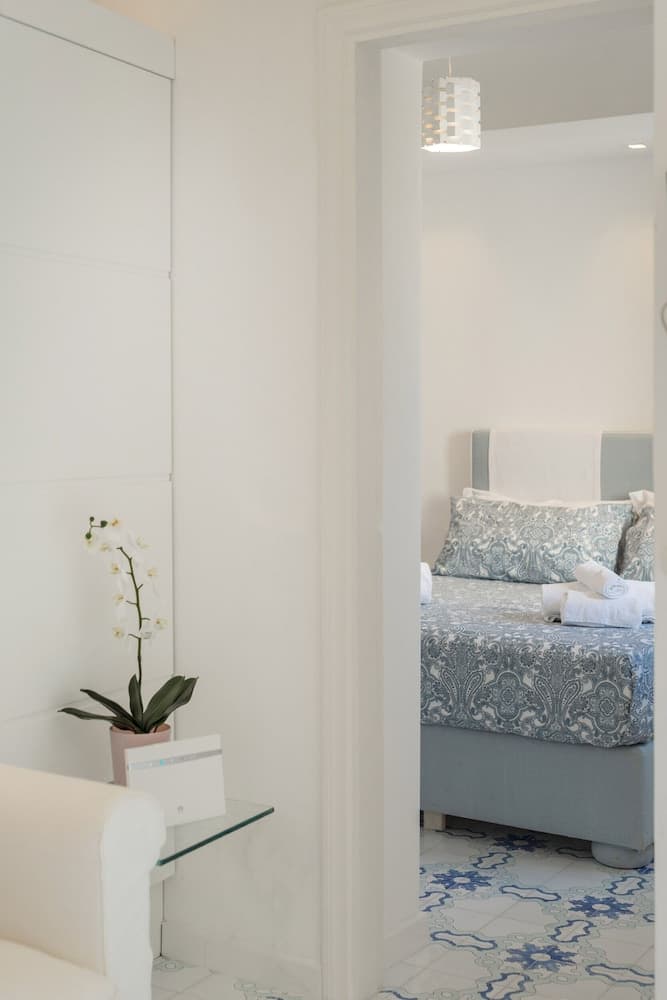 Azzurra, Capri Center