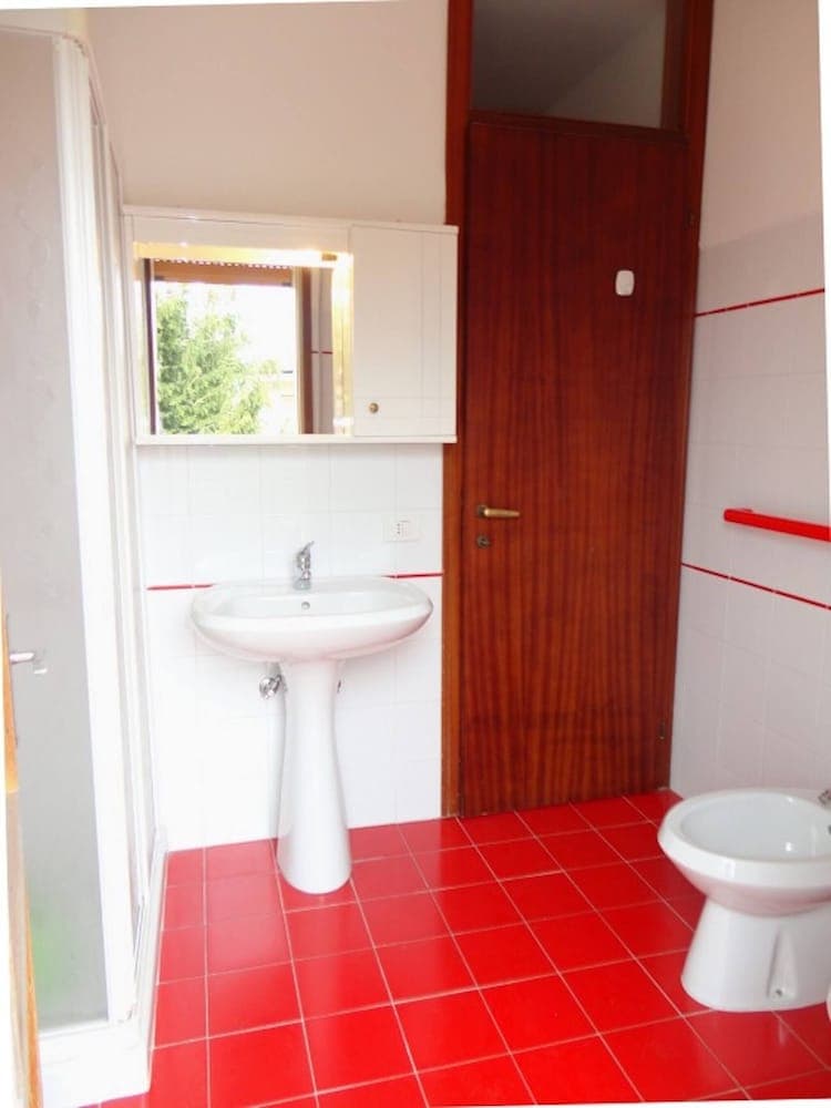 Beautiful House With Garden Near the Beach by Beahost Rentals