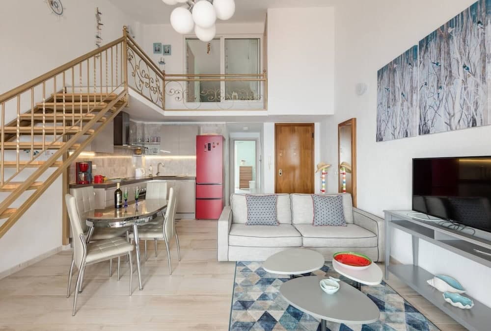 Fantastic Penthouse in Neos Marmaras