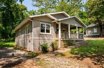 Charming Fully-renovated Bungalow