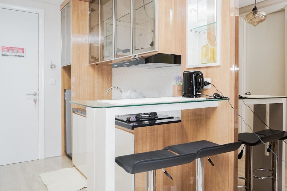 Comfy and Minimalist Studio Apartment at Tuscany Residences