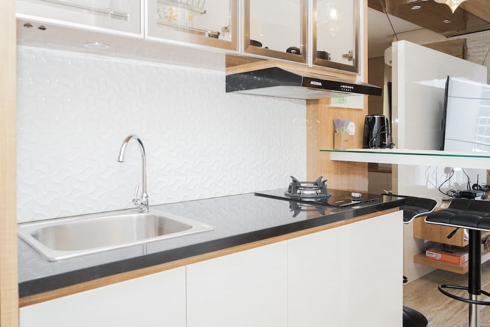 Comfy and Minimalist Studio Apartment at Tuscany Residences