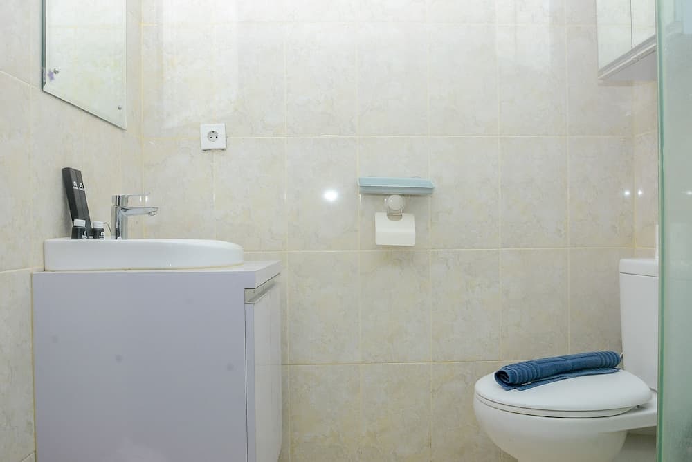 Best and Strategic Studio at Tamansari The Hive Apartment