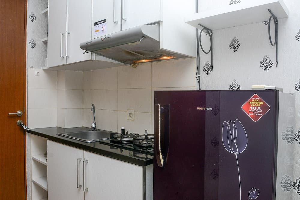 Comfort with City View Studio Tifolia Apartment