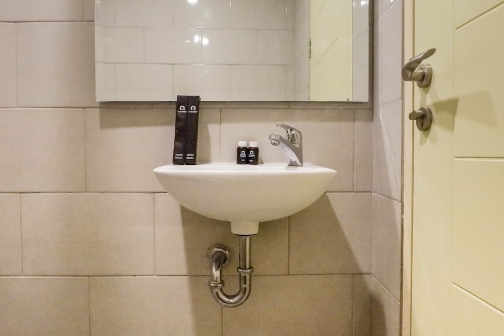 Best Studio Benson Apartment Connected to Pakuwon Mall next to Anderson