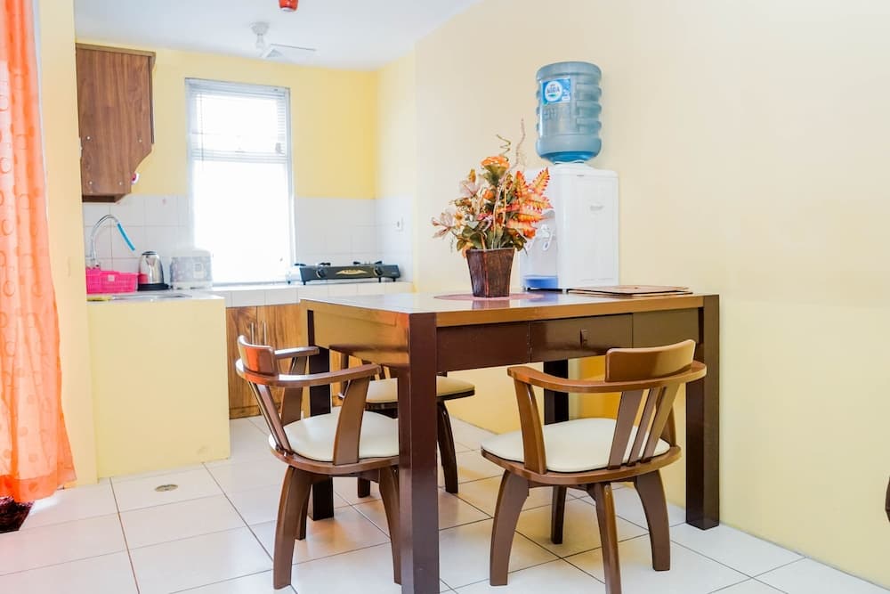 Comfy and Cozy 2BR Great Western Resort Apartment